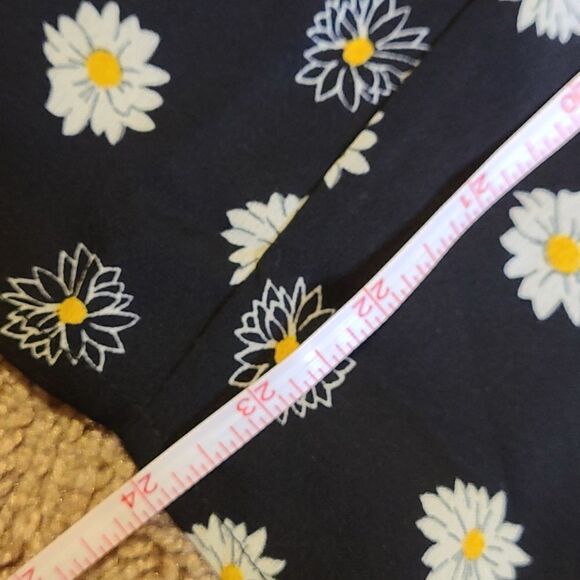 BP Black White Daisy Dress - Picture 6 of 6